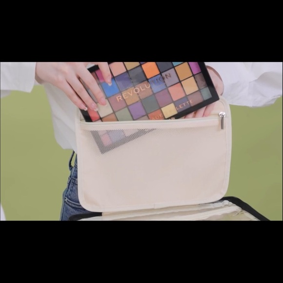 New Large Travel Essentials Organizer, Makeup Case with Hanging Hook for… - Picture 8 of 10